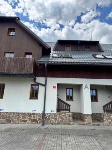 Apartament 809